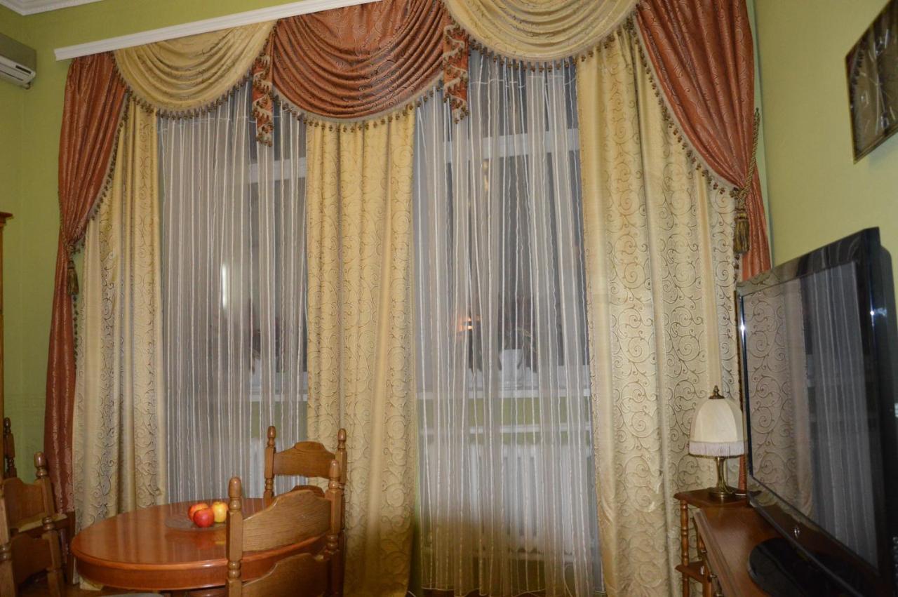 Knaus Apartments Чернивци Екстериор снимка