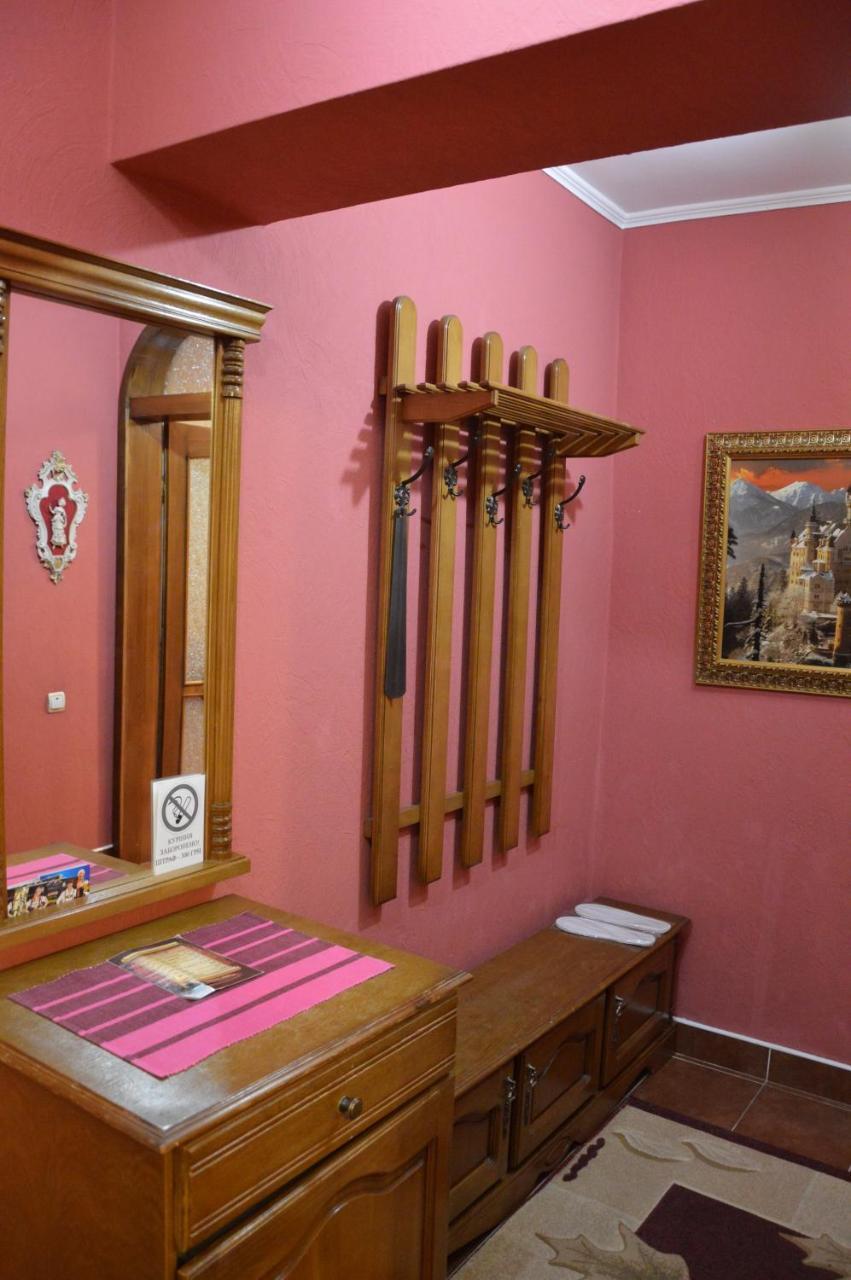 Knaus Apartments Чернивци Екстериор снимка