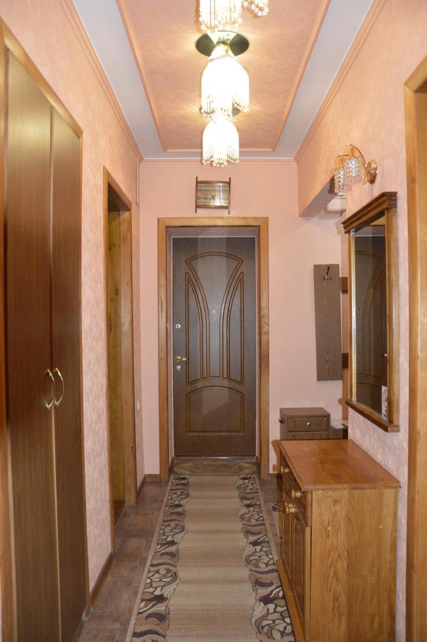 Knaus Apartments Чернивци Екстериор снимка