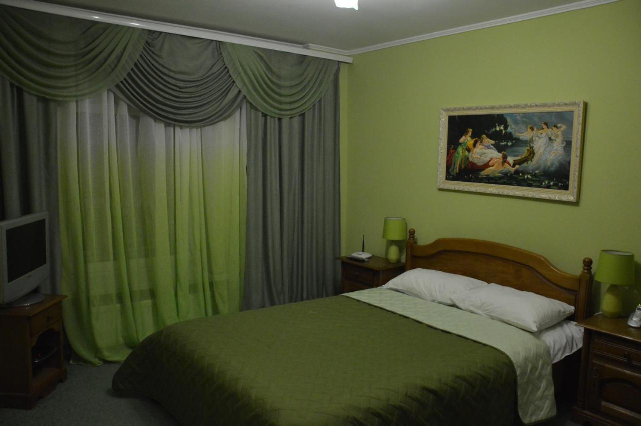 Knaus Apartments Чернивци Екстериор снимка