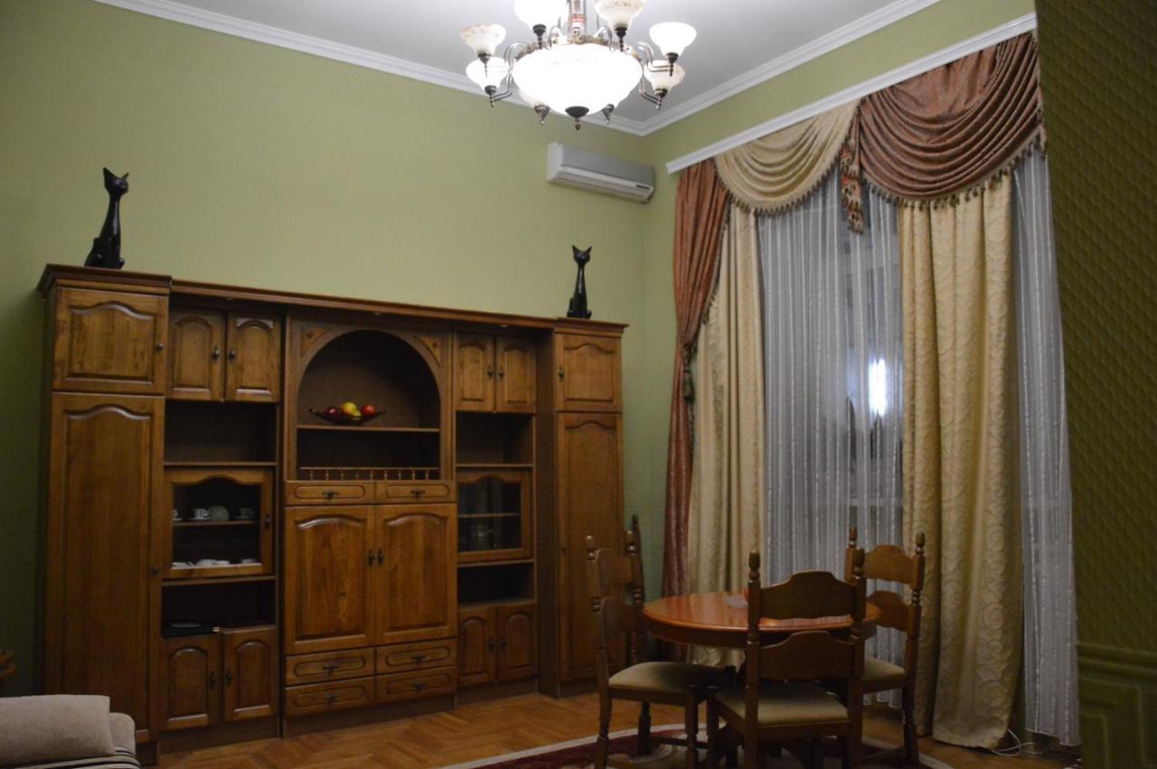 Knaus Apartments Чернивци Екстериор снимка